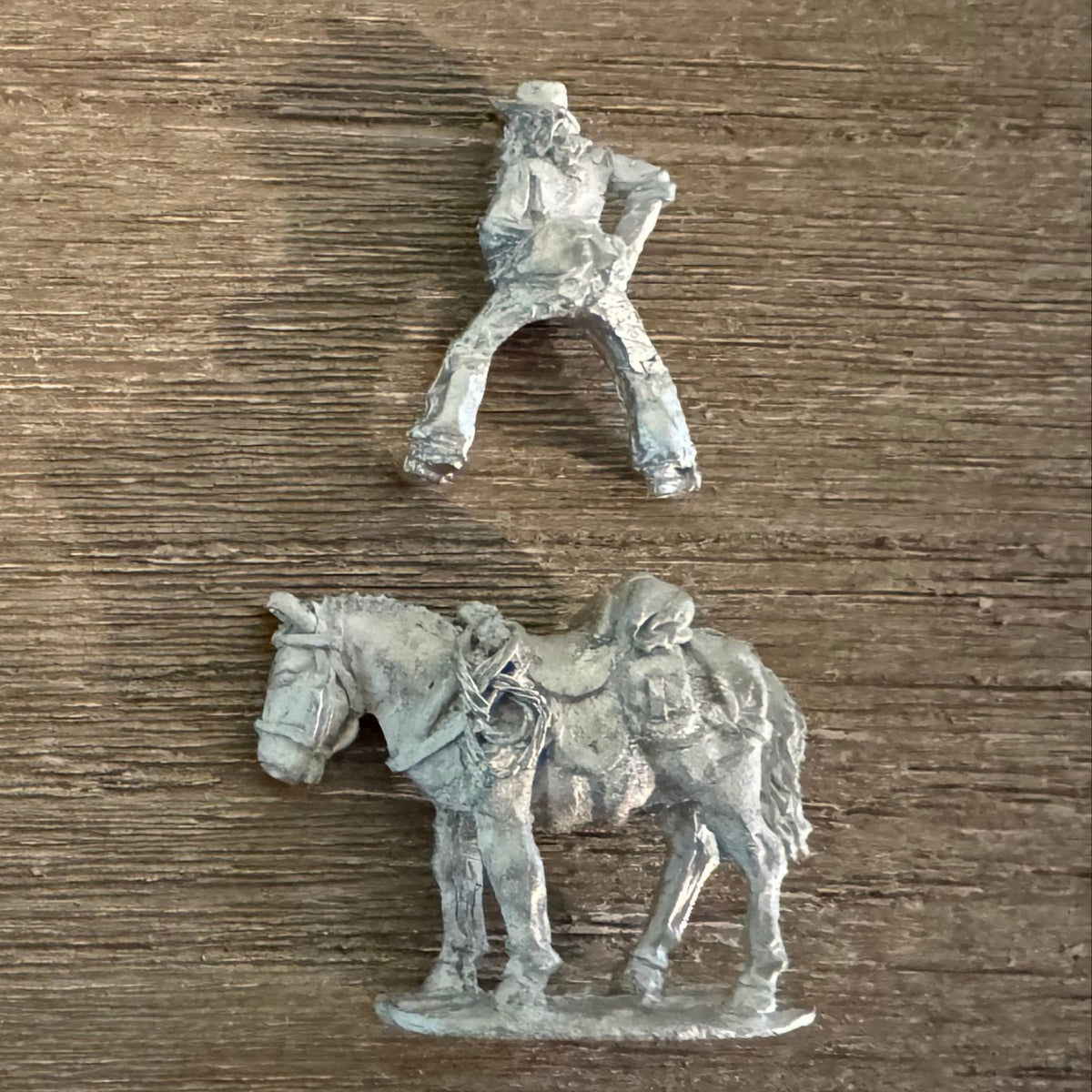 Prospector in coat on Mule - Western - 28mm - BG-AWE097