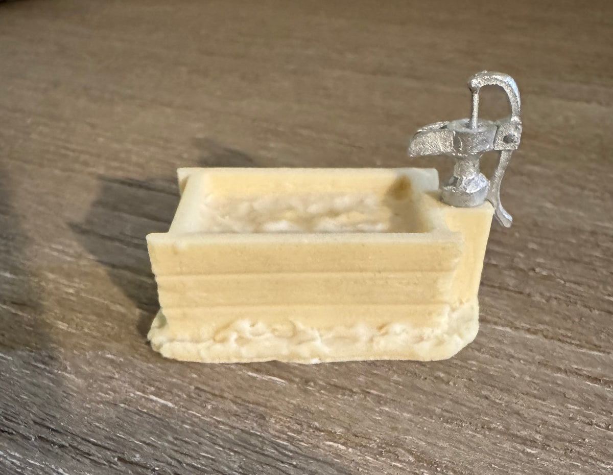 Water Trough with Pump and base  - 28mm - BG-TBA004